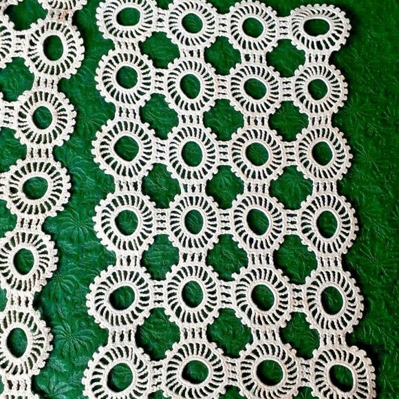 Handcrafted Ecru Vintage Doilies, 3 Rectangular Pieces Pressed & Starched - Picture 3 of 7